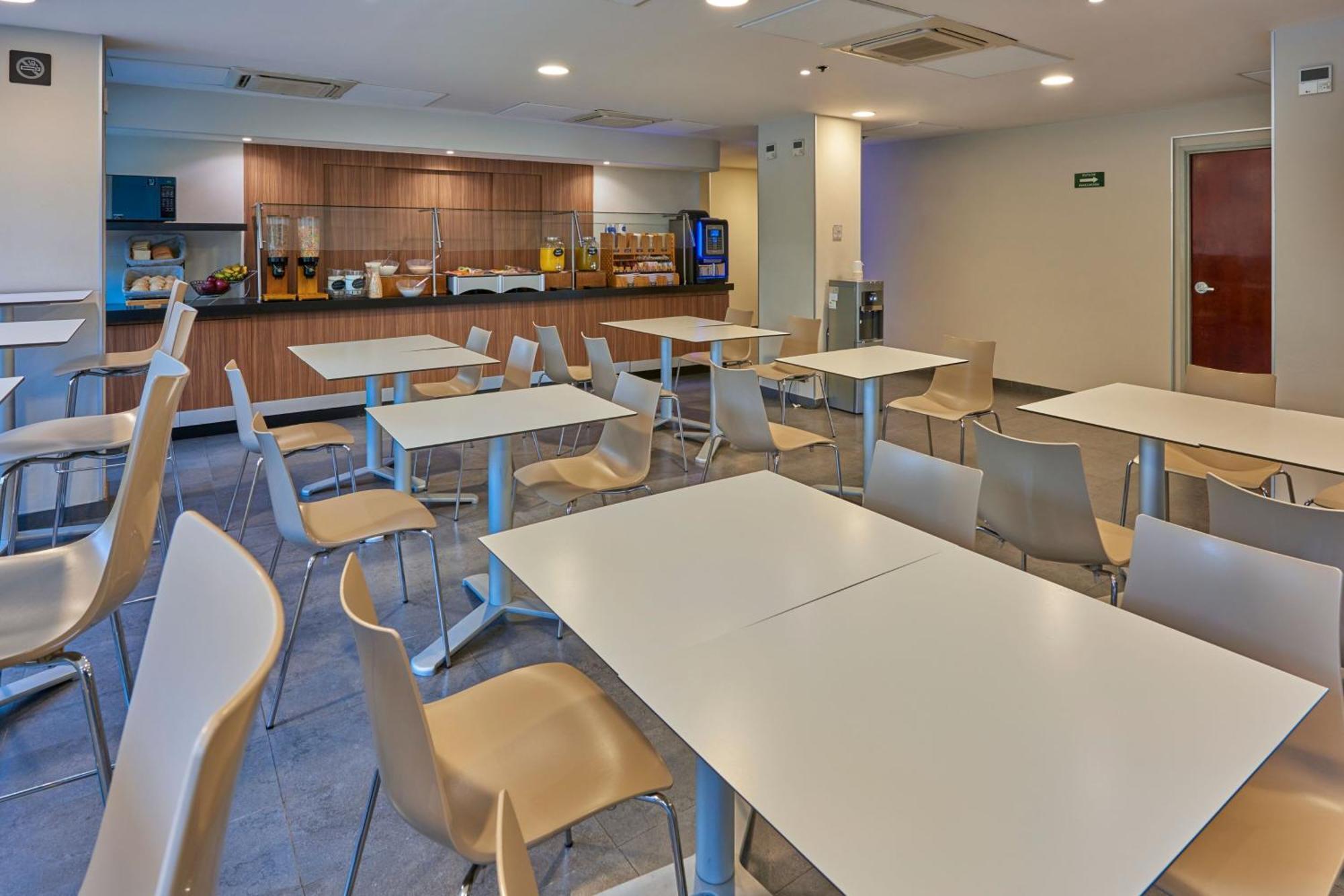 City Express By Marriott Monterrey Aeropuerto Apodaca Exterior photo